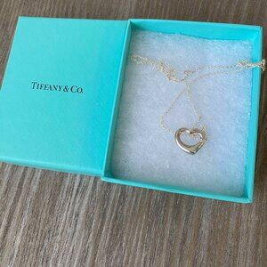 Tiffany & Co open heart pendant (like new)